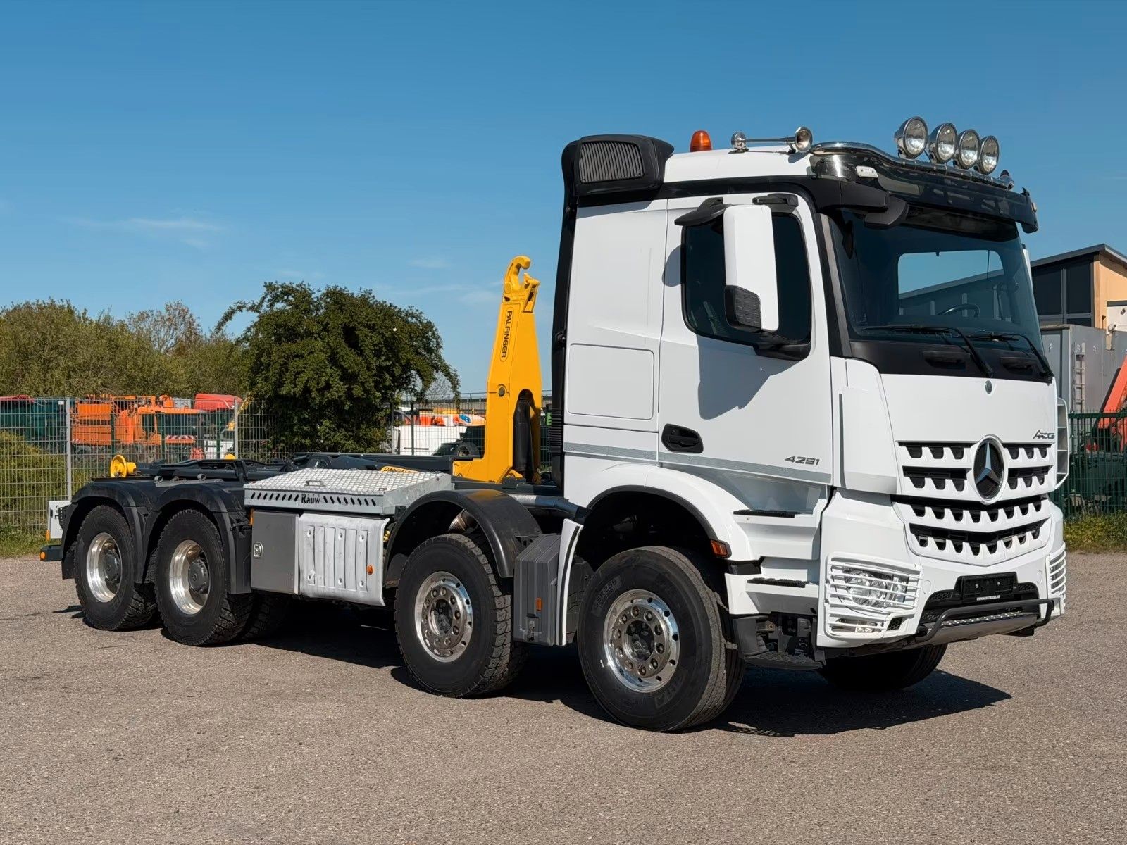 MERCEDES-BENZ – 4251 8x4 Palfinger Retarder 12 neue Reifen - Bild 3