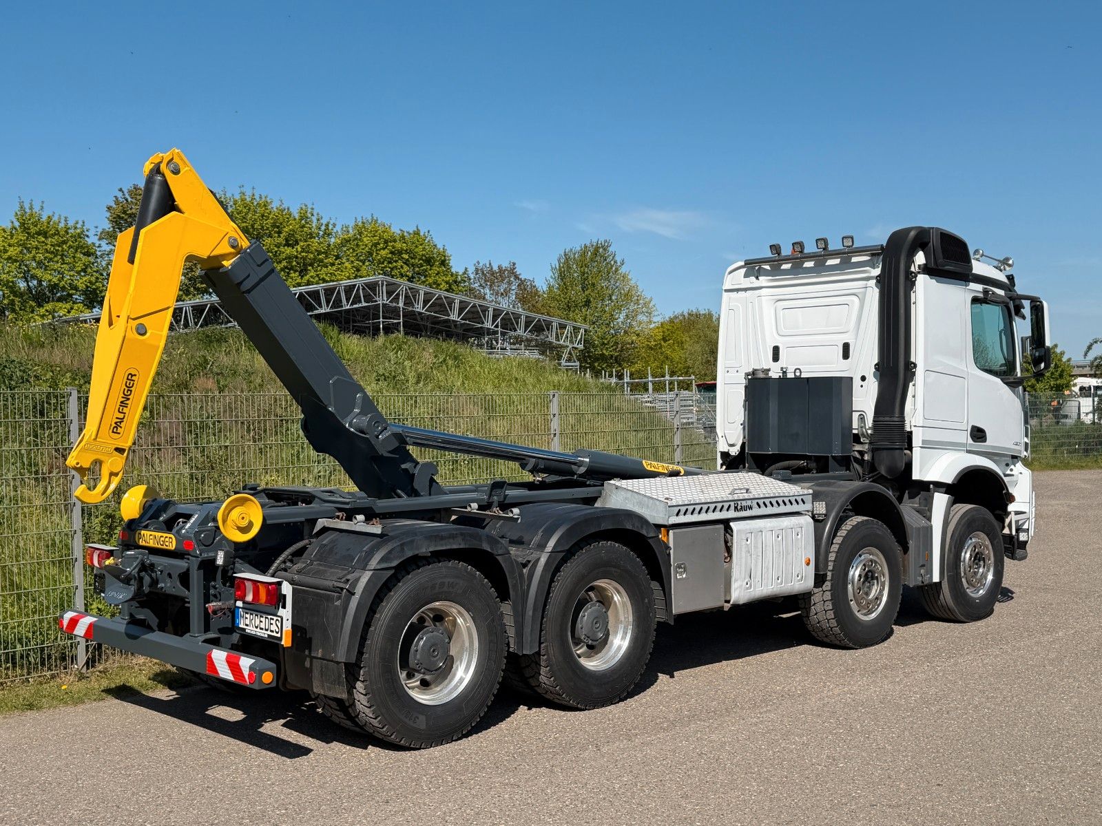 MERCEDES-BENZ – 4251 8x4 Palfinger T26A Retarder & Hardox Mulde - Bild 14