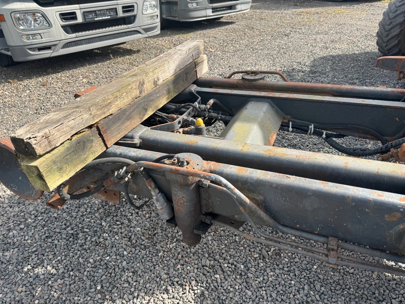 ANDERE – Meiller Abrollaufbau für 6X4 mit 3,90 Radstand - Bild 4