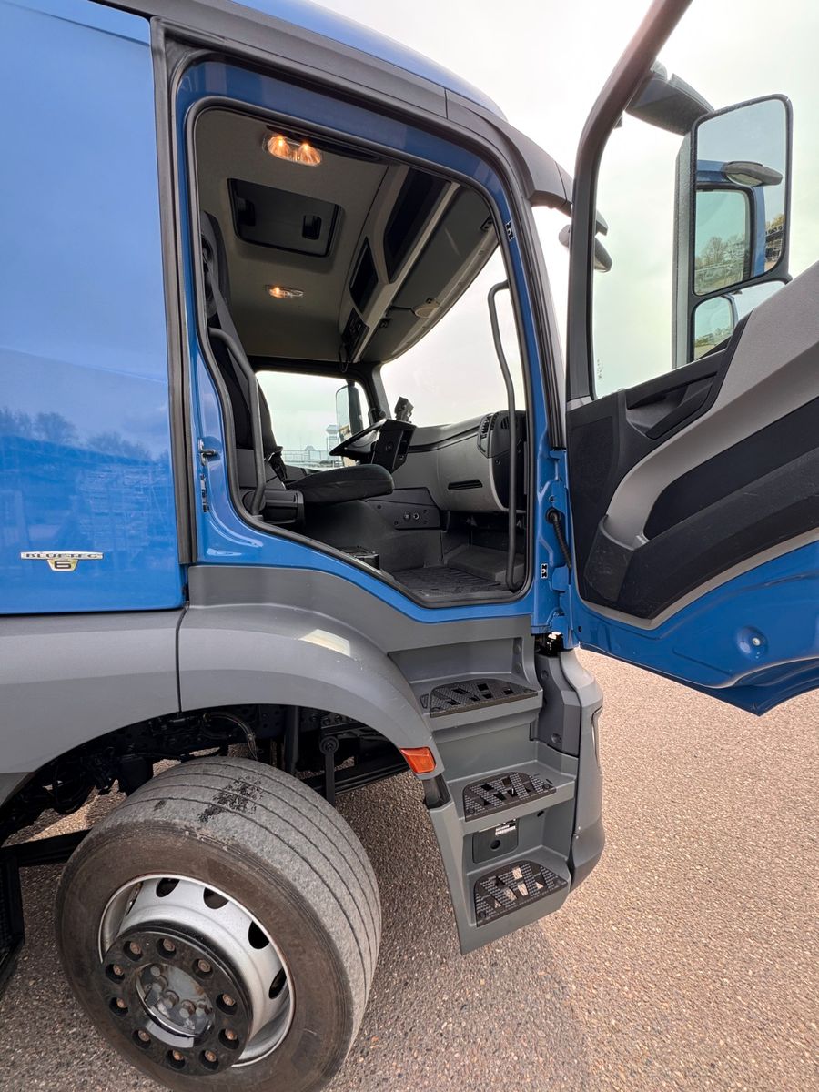 MERCEDES-BENZ – 2533 6X2 Plateau 7,40m + 1,00 m gesamt 8,40 m - Bild 16
