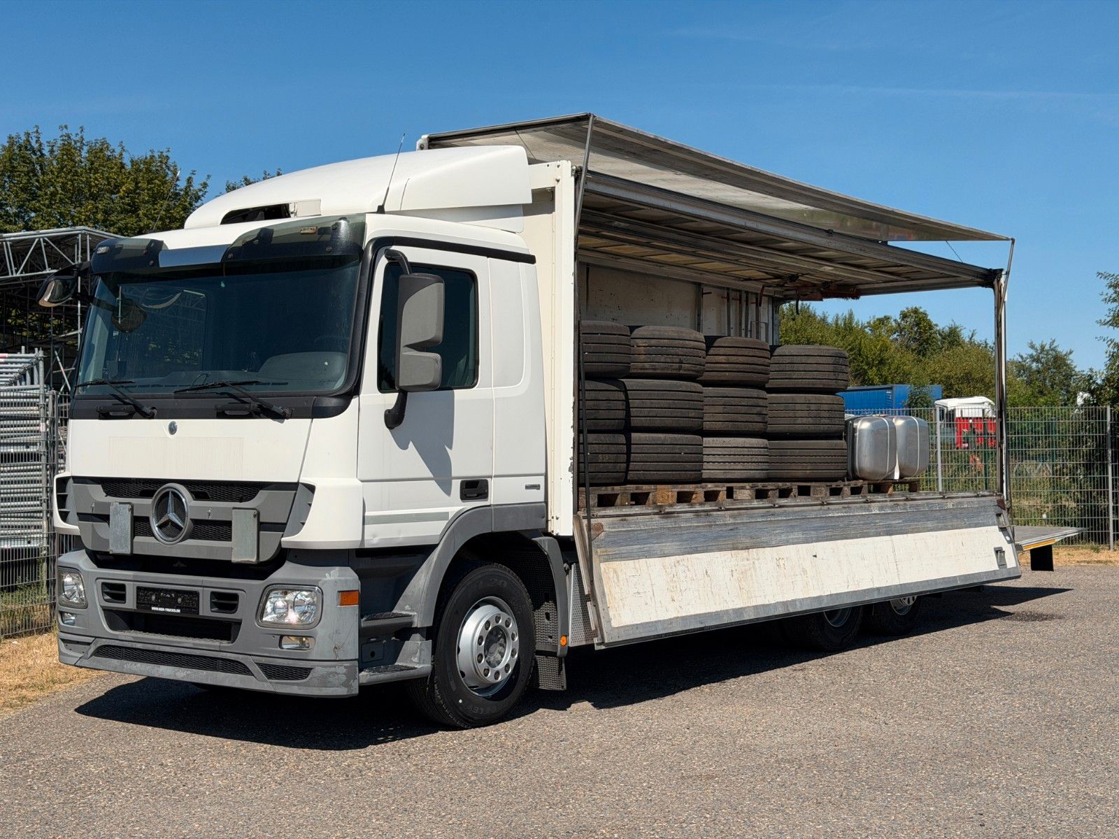 MERCEDES-BENZ – 2536 6x2 Getränkekoffer | Schwenkwand | LBW - Bild 3