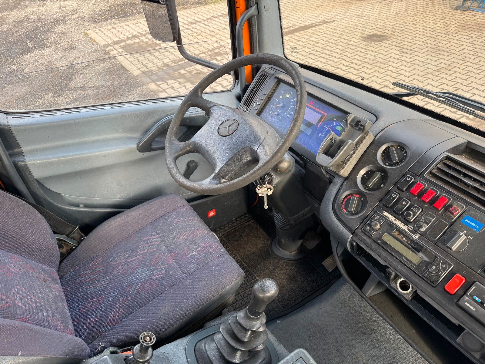 MERCEDES-BENZ – 815 4x2 Hubarbeitsbühne Wumag 170 high 17 m - Bild 7