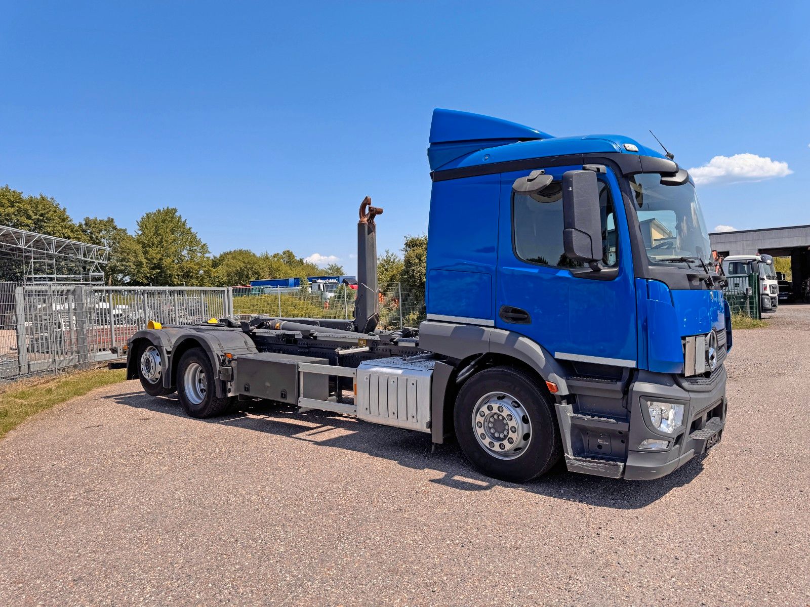 MERCEDES-BENZ – 2543 6X2 Meiller Abroller mit Funkbedienung Top - Bild 1