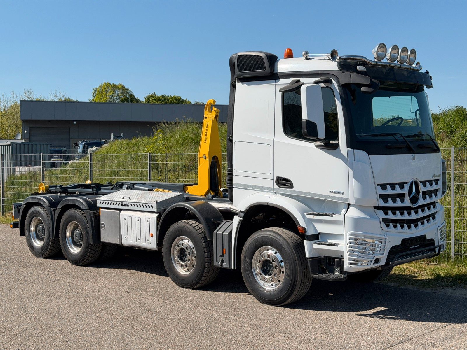 MERCEDES-BENZ – 4251 8x4 Palfinger T26A Retarder & Hardox Mulde - Bild 42