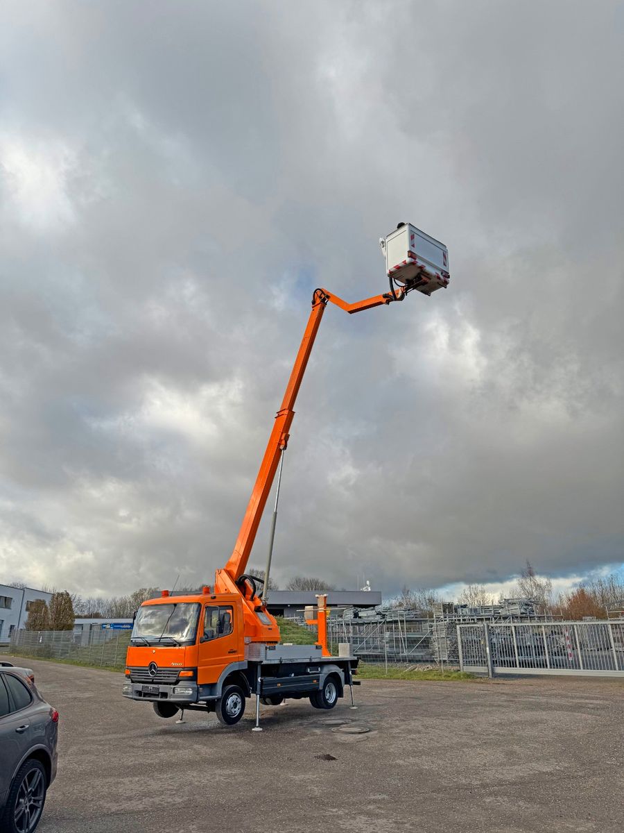 MERCEDES-BENZ – 815 4x2 Hubarbeitsbühne Wumag 170 high 17 m - Bild 1
