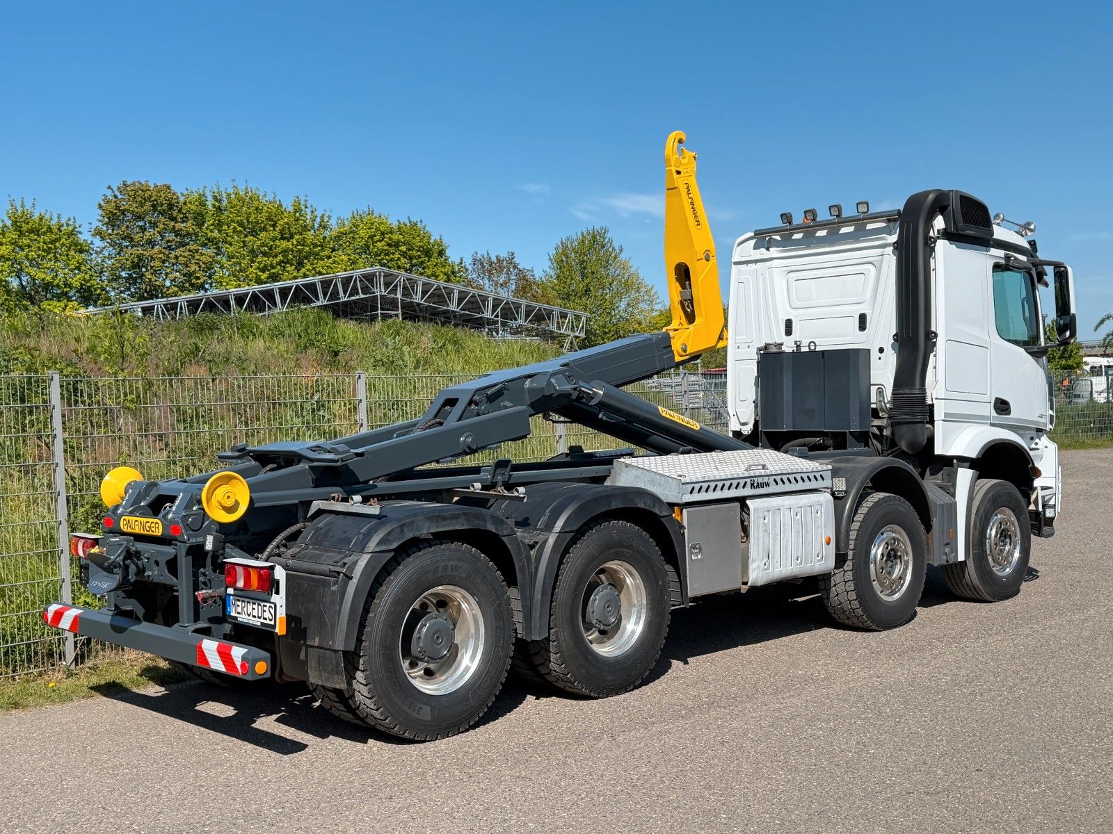 MERCEDES-BENZ – 4251 8x4 Palfinger T26A Retarder & Hardox Mulde - Bild 13