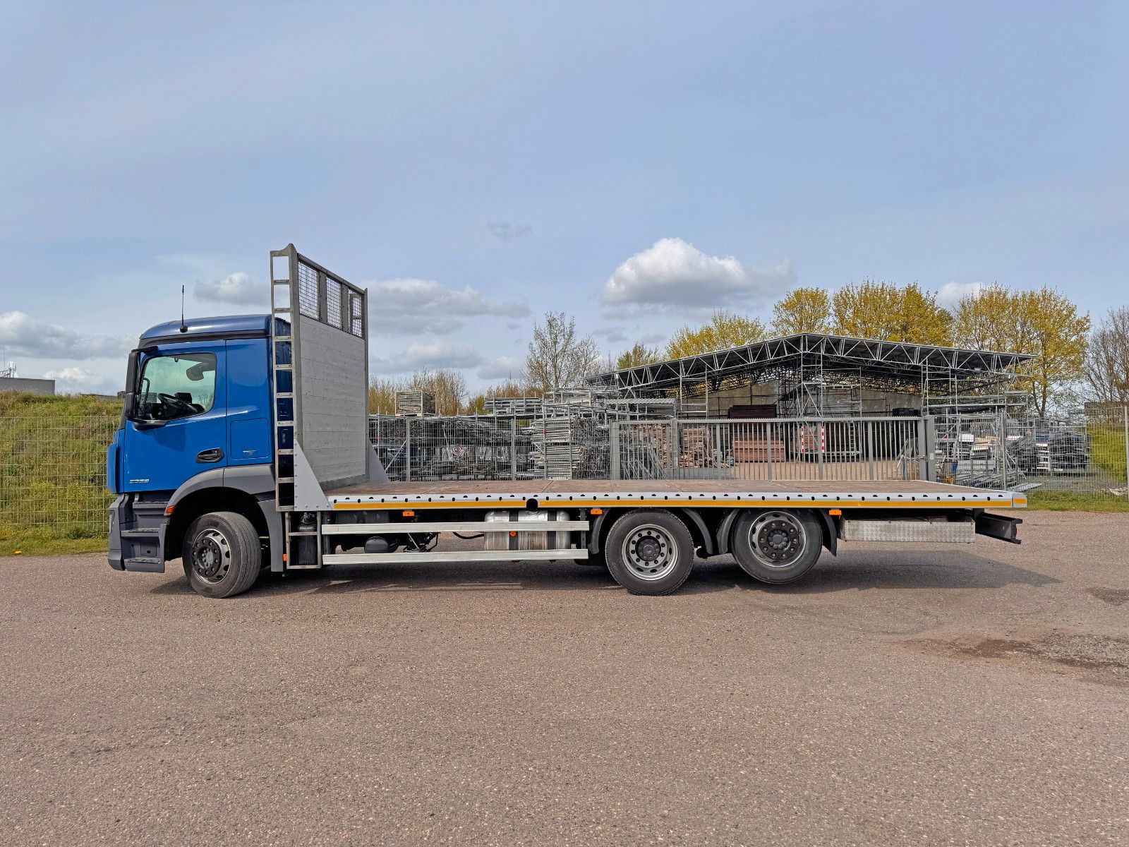MERCEDES-BENZ – 2533 6X2 Plateau 7,40m + 1,00 m gesamt 8,40 m - Bild 22