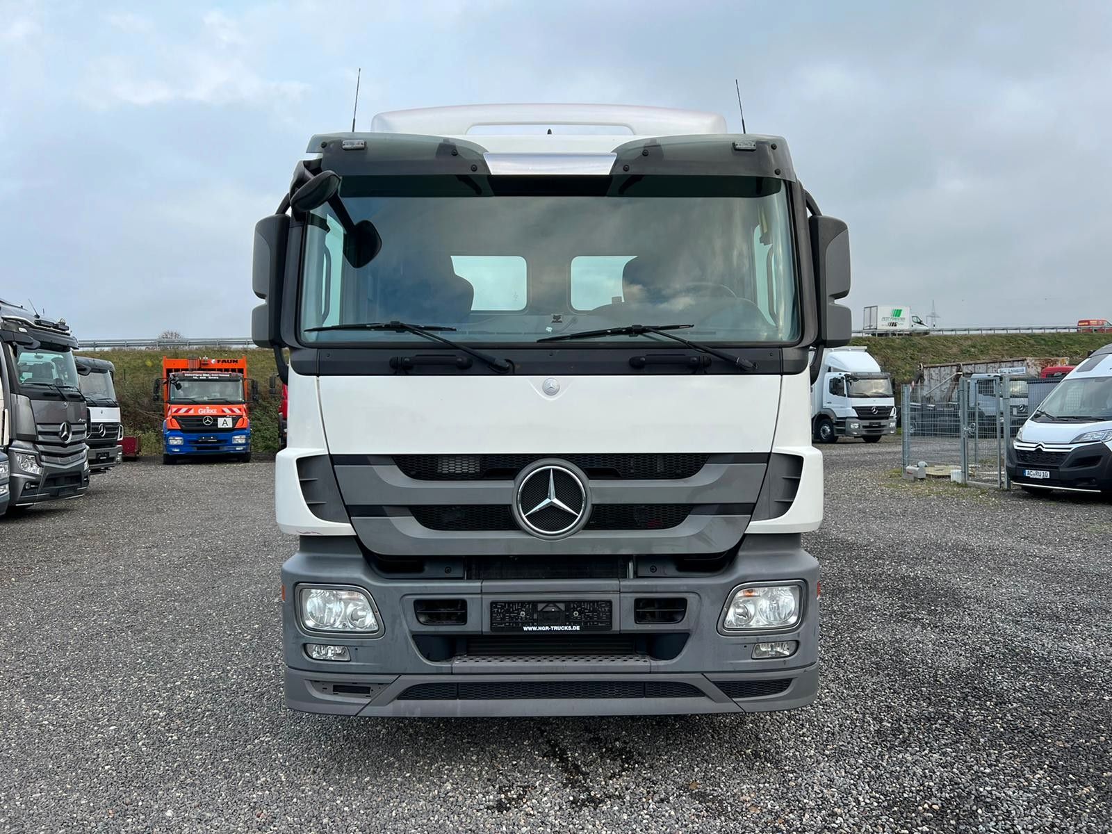 MERCEDES-BENZ – 2541 6X2 Meiller RK 20.65 Funk | Top Zustand! - Bild 7