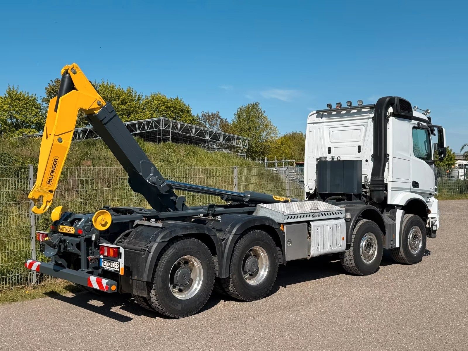 MERCEDES-BENZ – 4251 8x4 Palfinger Retarder 12 neue Reifen - Bild 8