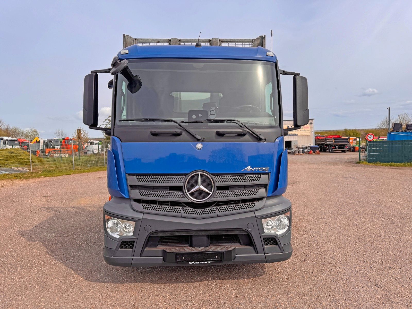 MERCEDES-BENZ – 2533 6X2 Plateau 7,40m + 1,00 m gesamt 8,40 m - Bild 15