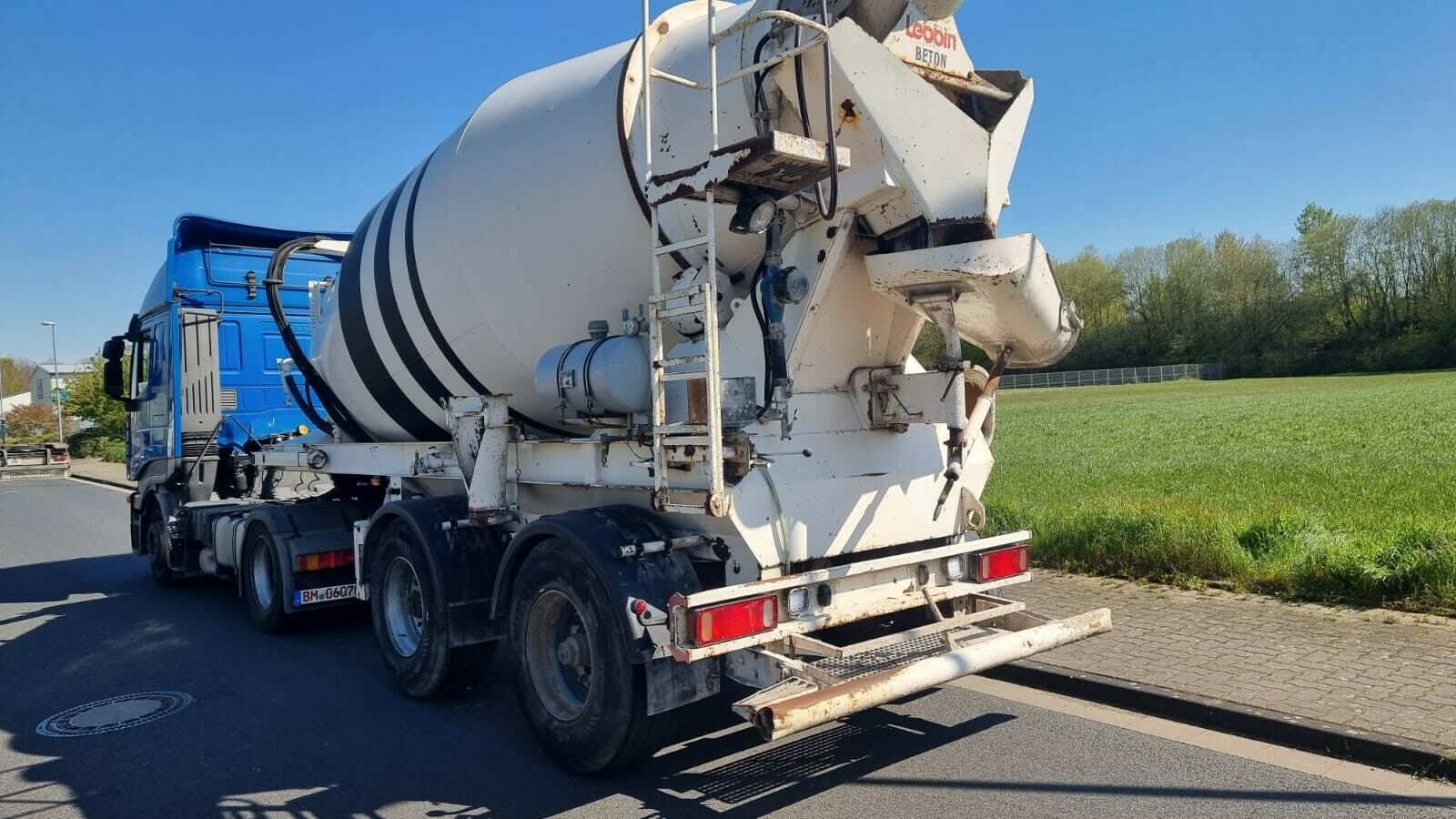 MUELLER-MITTELTAL – 2 Achs Betonmischauflieger Liebherr - Bild 12