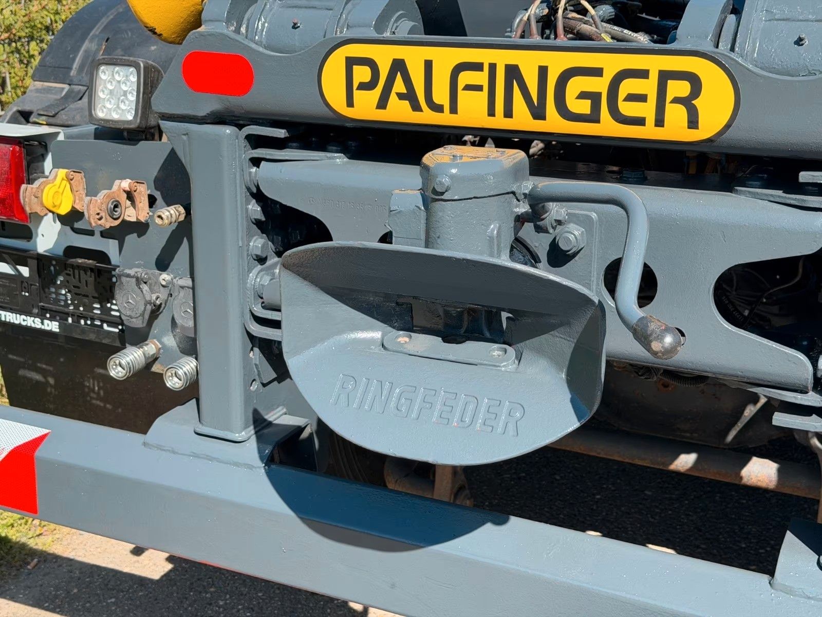 MERCEDES-BENZ – 4251 8x4 Palfinger Retarder 12 neue Reifen - Bild 12