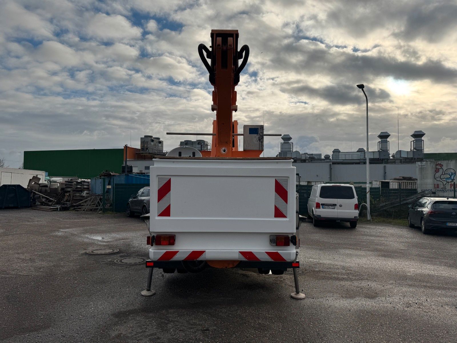 MERCEDES-BENZ – 815 4x2 Hubarbeitsbühne Wumag 170 high 17 m - Bild 10