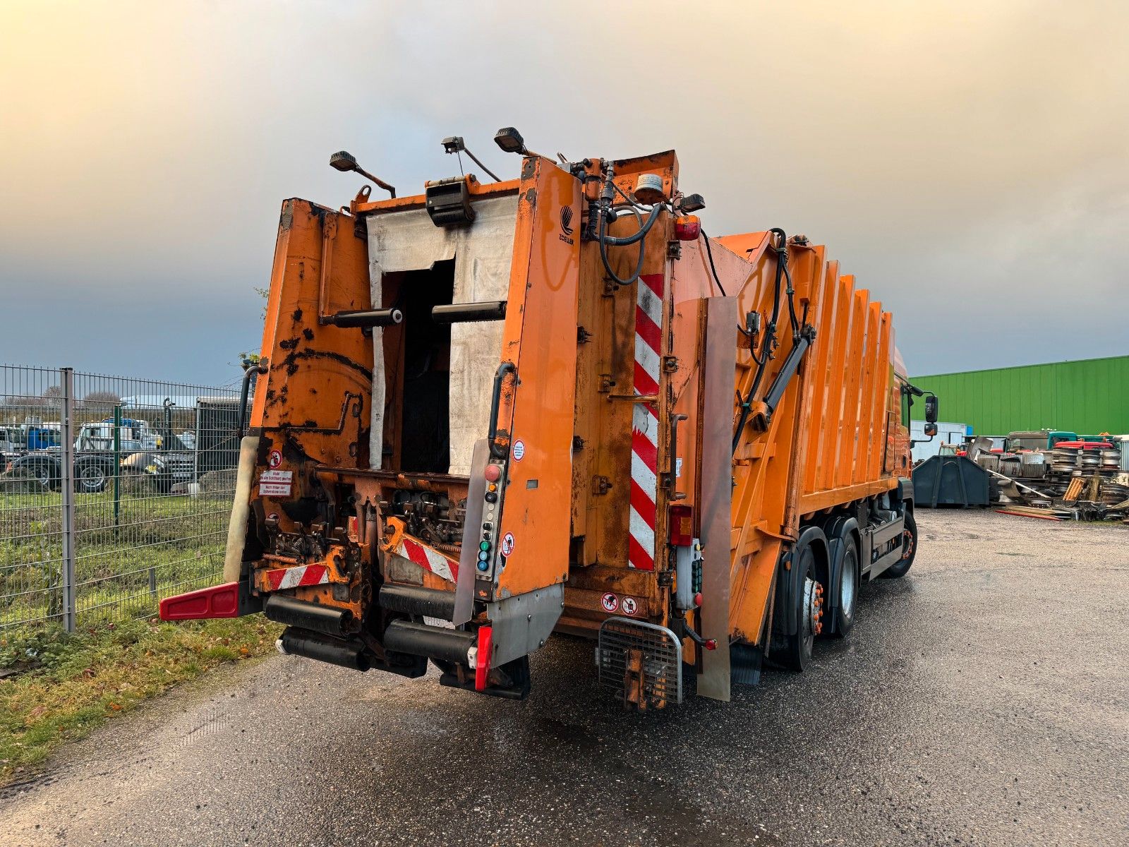 MAN – 26.360 6X2 Müllwagen - Bild 3