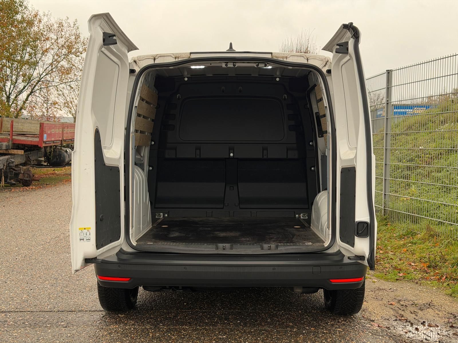 VW Caddy – Caddy 4x2 | 2,0 TDI | Klima | PDC | Spurhalteass - Bild 8