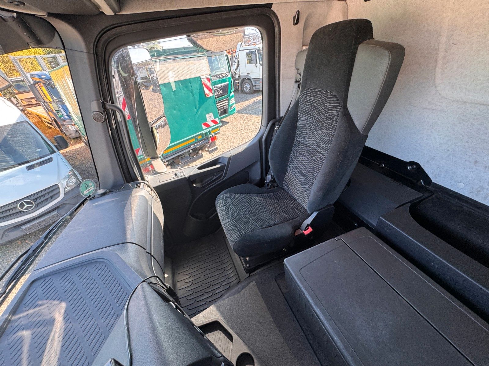 MERCEDES-BENZ – 2551 6X2 Meiller RK 20.70 mit Retarder - Bild 4