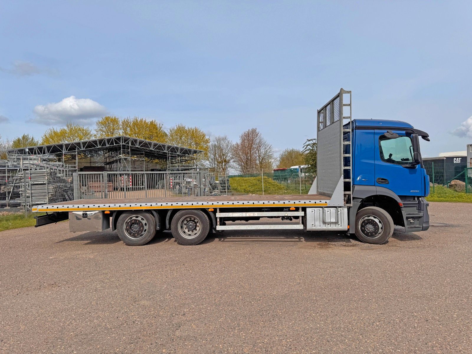 MERCEDES-BENZ – 2533 6X2 Plateau 7,40m + 1,00 m gesamt 8,40 m - Bild 12