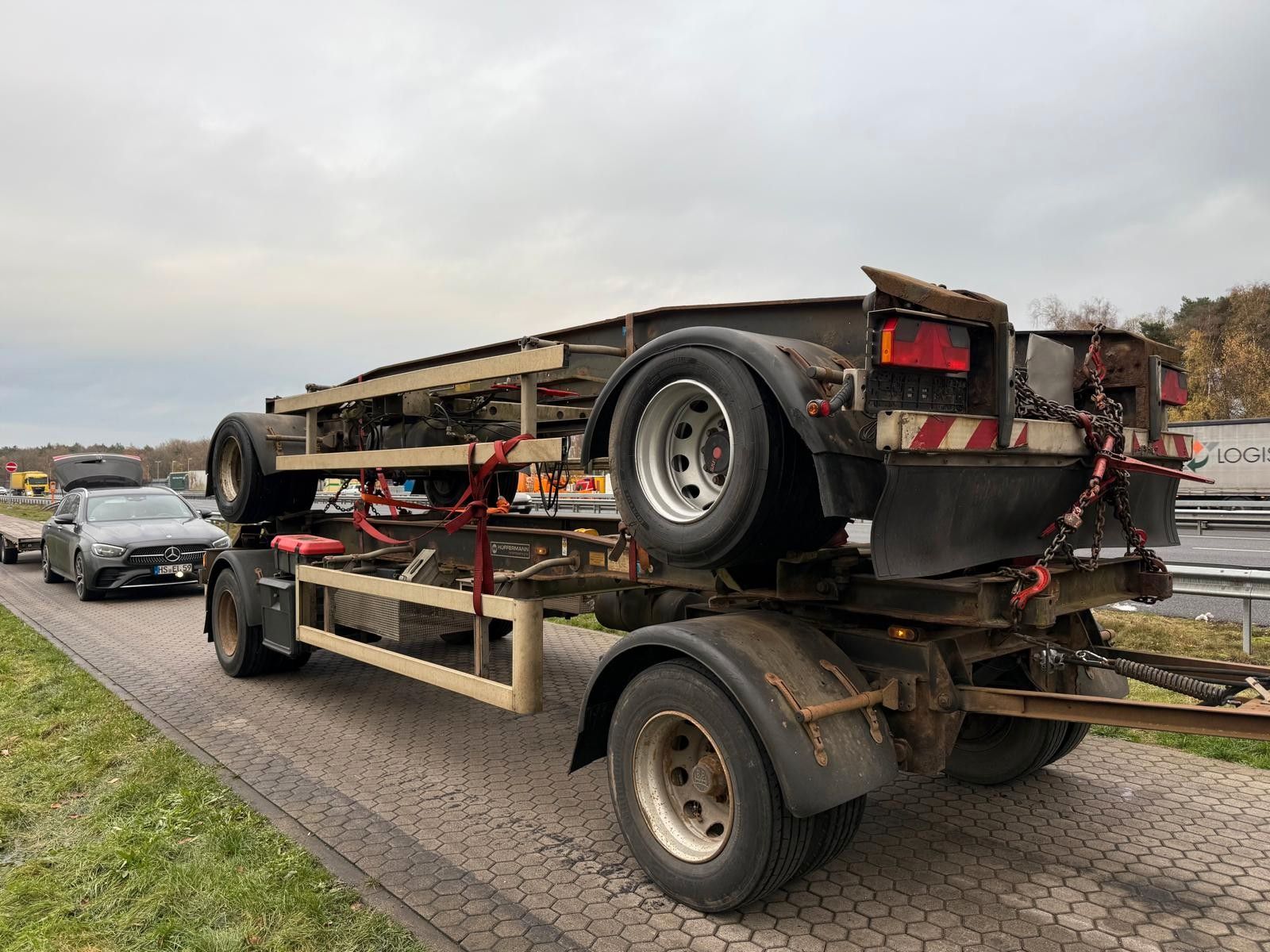 HUEFFERMANN – HSA 18.70 Schlittenabroller Containeranhänger 2x - Bild 1