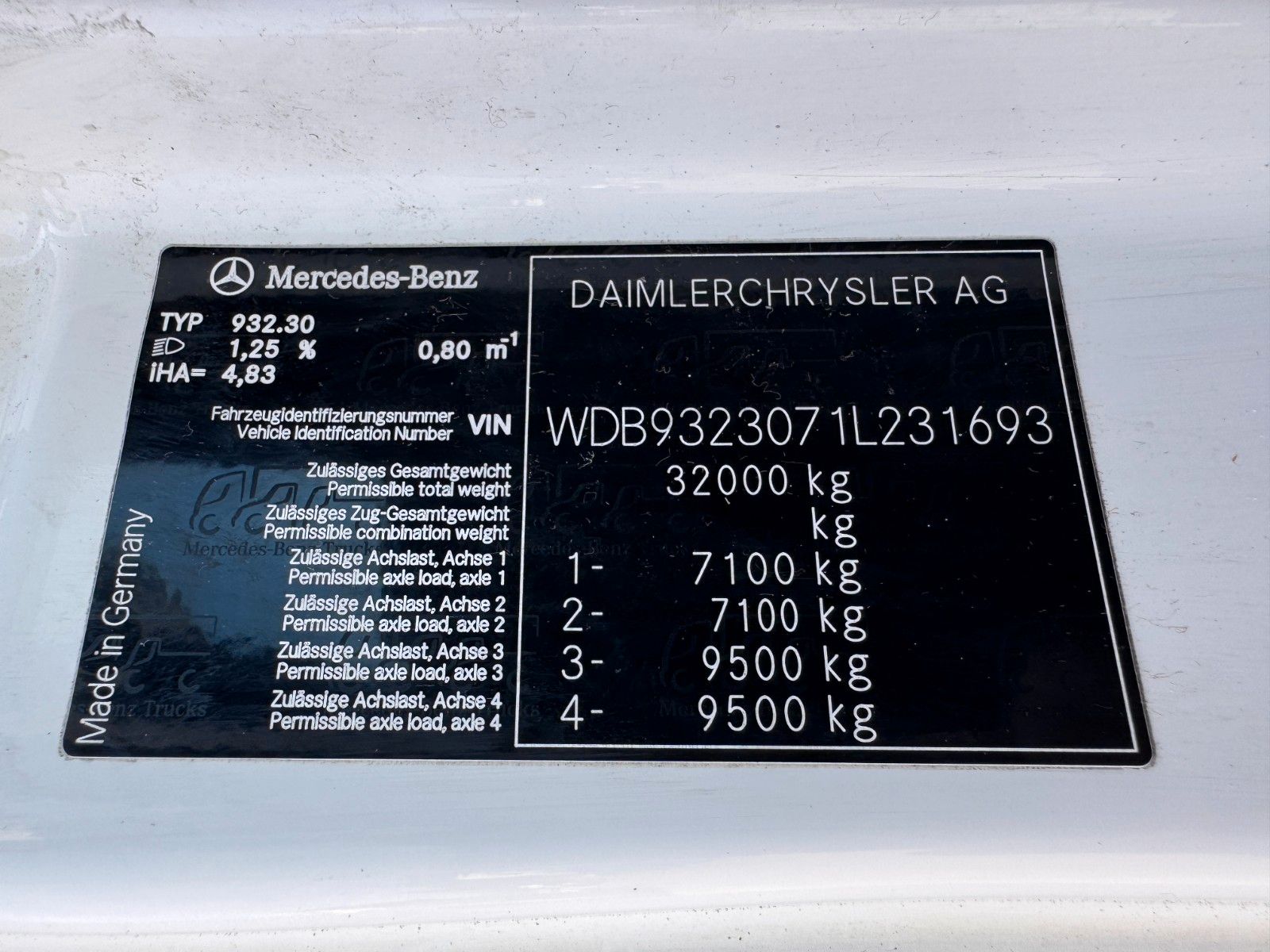 MERCEDES-BENZ – 3241 8X4 Kaiser Saug & Druck & Spülwagen - Bild 3