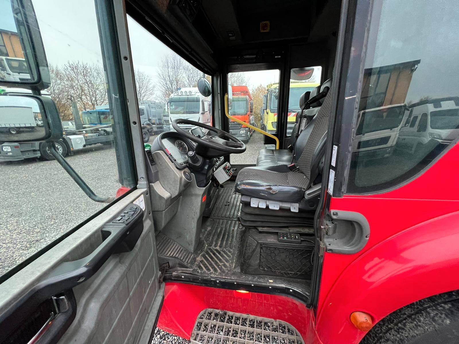 MAN – 28.350 6X2 als Fahrgestell mit oder ohne Aufbau - Bild 3