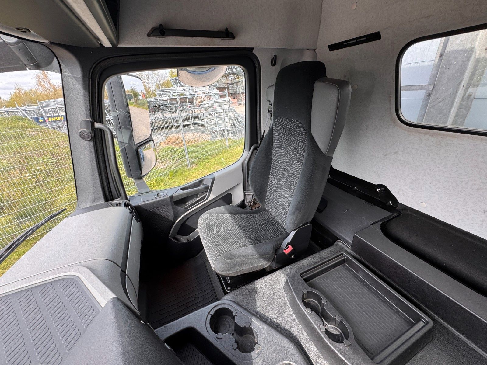 MERCEDES-BENZ – 2533 6X2 Plateau 7,40m + 1,00 m gesamt 8,40 m - Bild 19