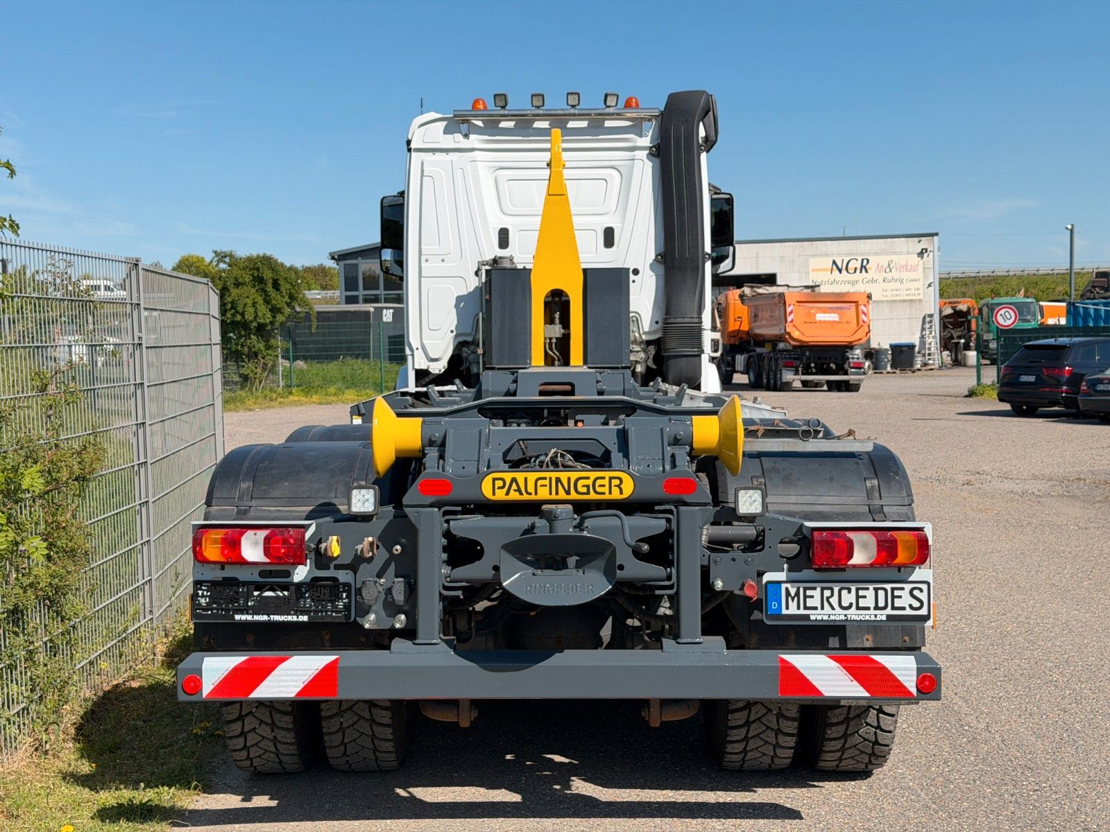 MERCEDES-BENZ – 4251 8x4 Palfinger T26A Retarder & Hardox Mulde - Bild 15