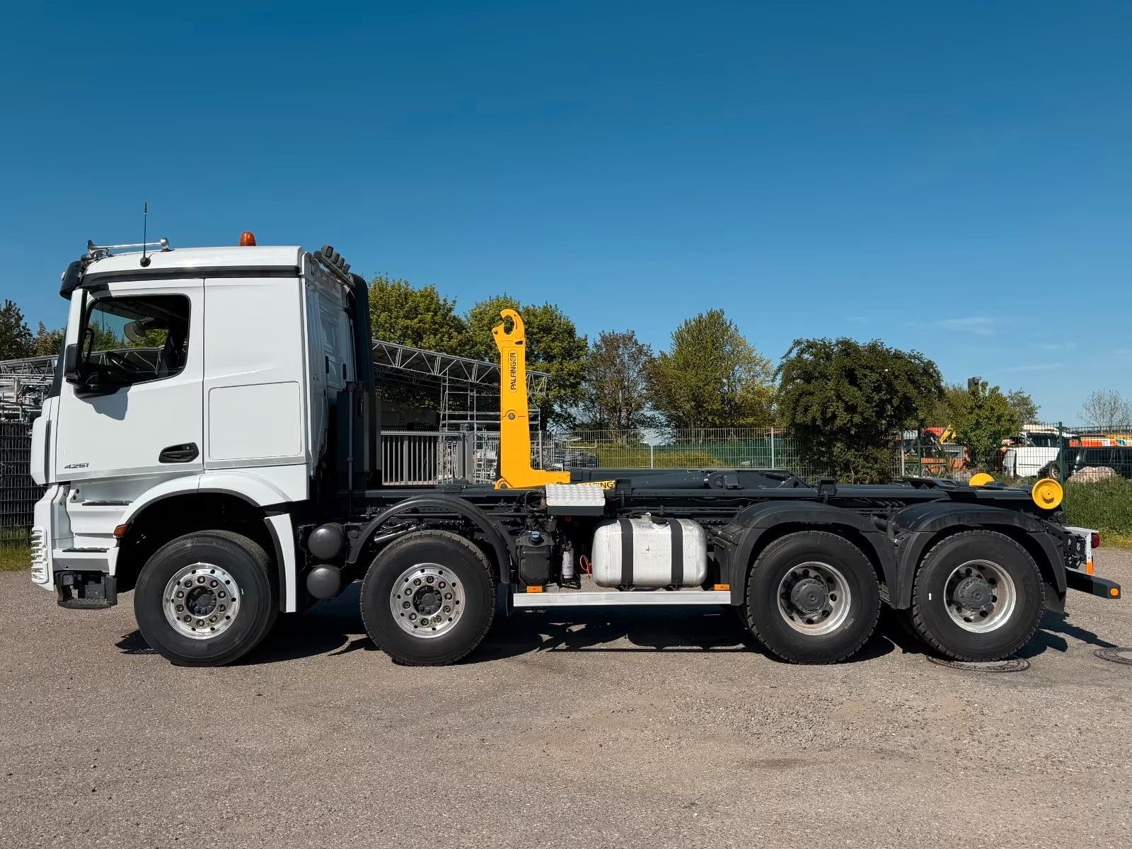 MERCEDES-BENZ – 4251 8x4 Palfinger Retarder 12 neue Reifen - Bild 14