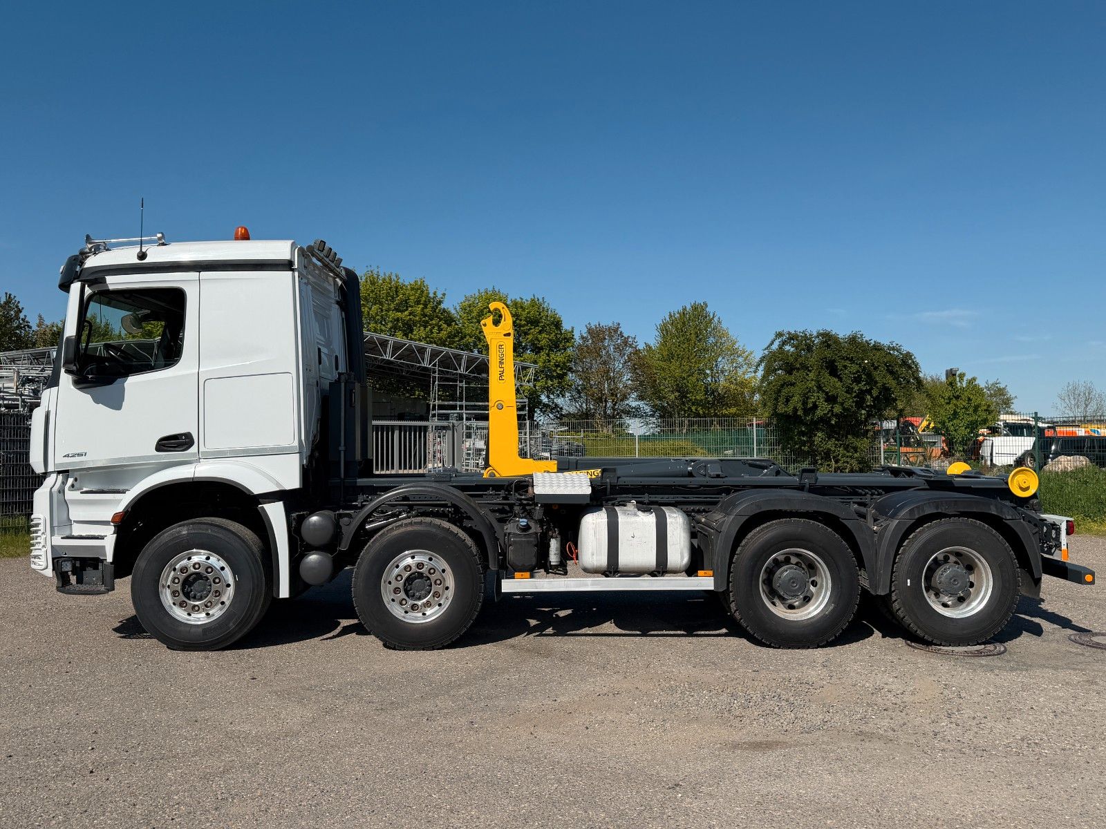 MERCEDES-BENZ – 4251 8x4 Palfinger T26A Retarder & Hardox Mulde - Bild 19