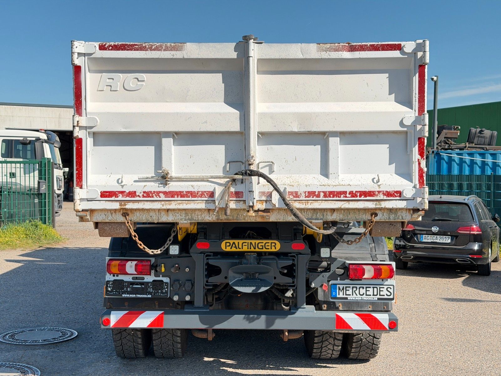 MERCEDES-BENZ – 4251 8x4 Palfinger T26A Retarder & Hardox Mulde - Bild 8