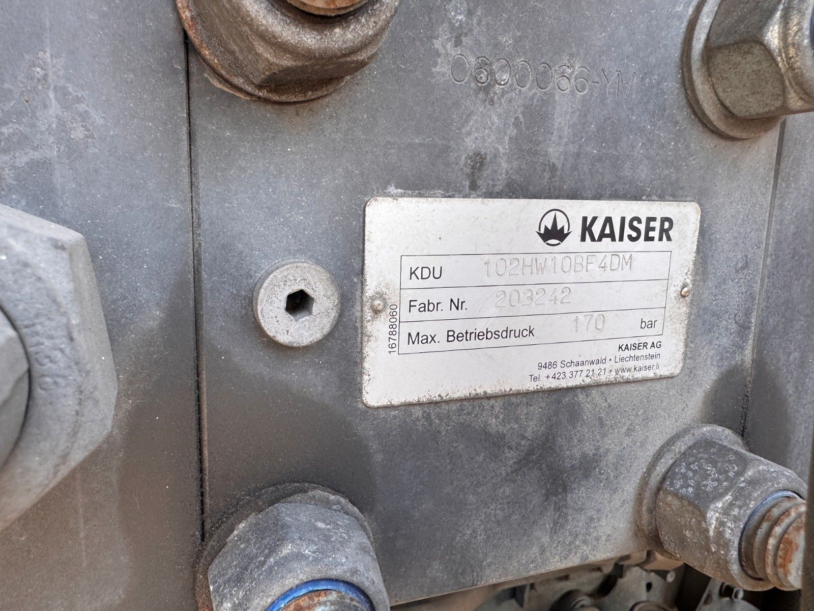 MERCEDES-BENZ – 3241 8X4 Kaiser Saug & Druck & Spülwagen - Bild 4
