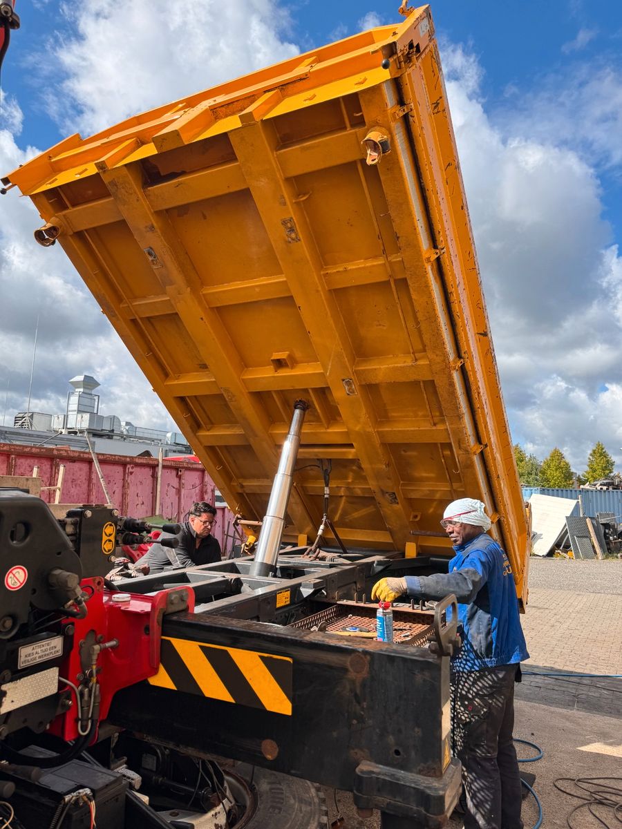 ANDERE – HMF 1020K1 & Hyva 3 Seitenkipper - Bild 14