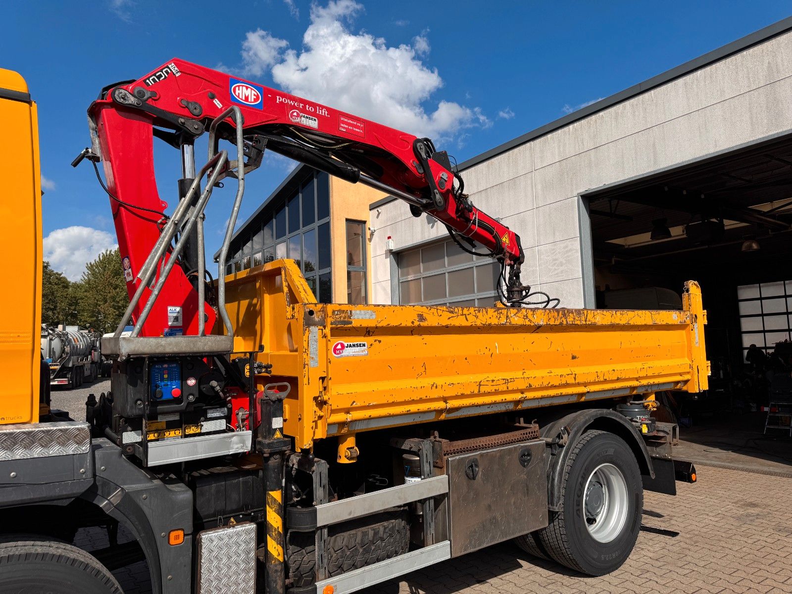 ANDERE – HMF 1020K1 & Hyva 2 Seitenkipper - Bild 1