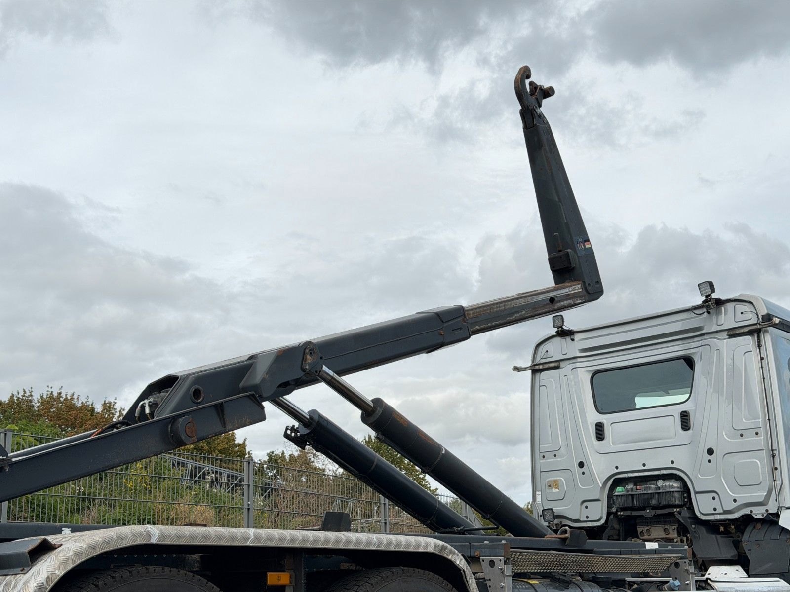 MERCEDES-BENZ – Arocs 2643 ADR 6x4 VDL S-20-6300 hydr. Container - Bild 7