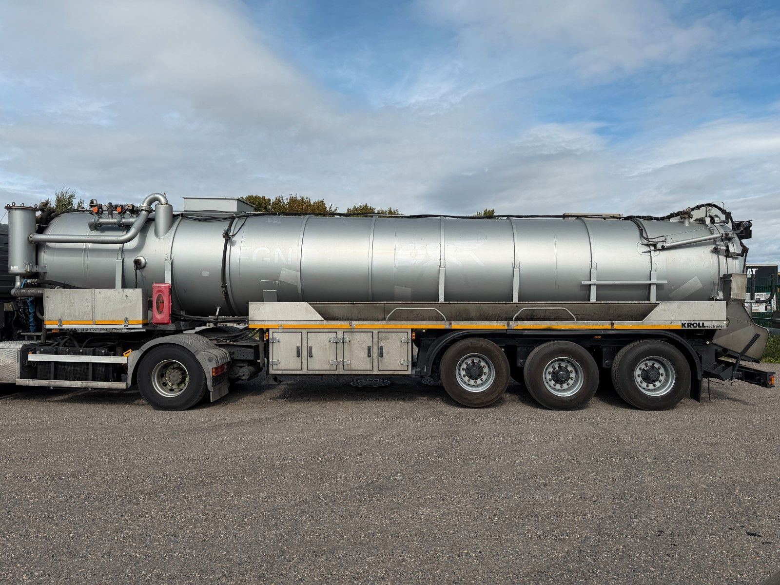 ANDERE – KROLL Saug-Druck-Tankfahrzeug | K1,0-1,0-26,0/36 - Bild 2
