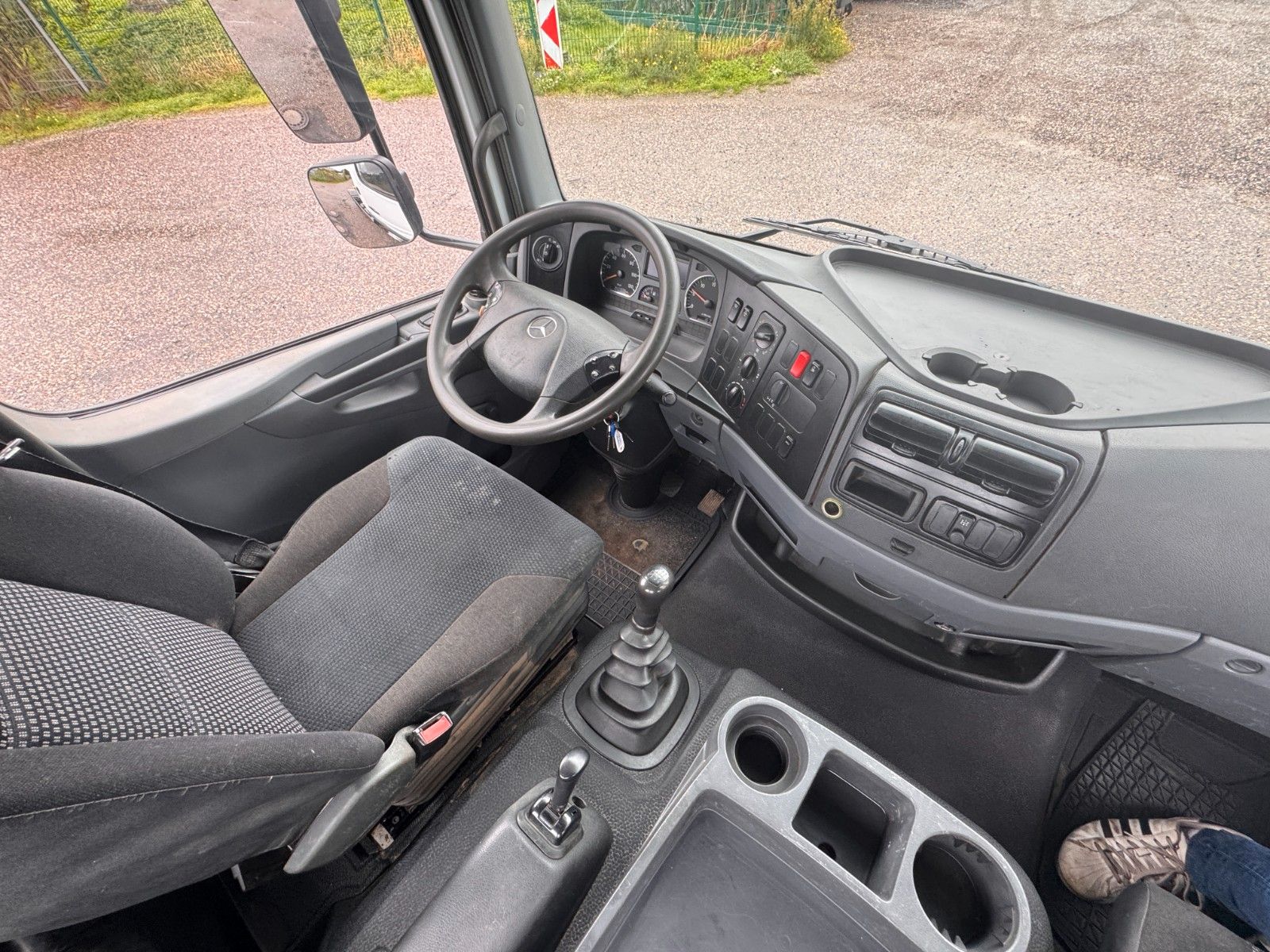 MERCEDES-BENZ – 1222 4X2 HIAB City 7 to. Abroller 6 neue Reifen - Bild 7