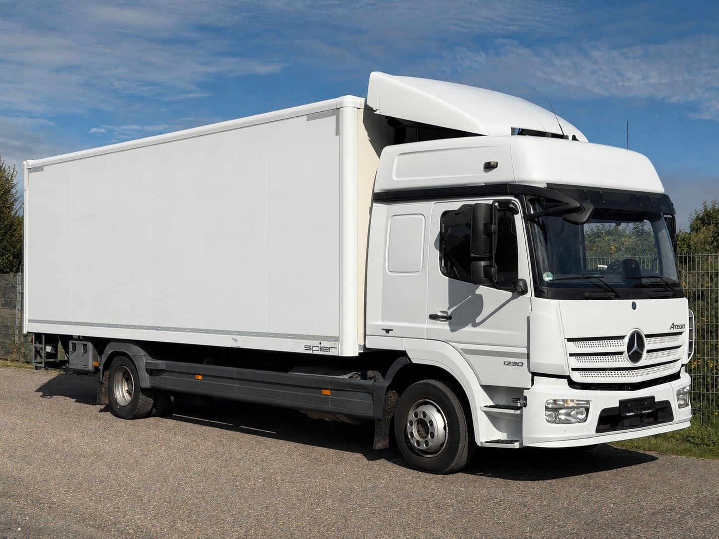 MERCEDES-BENZ – 1230 L 4x2 Carrier Neos 100S | 7,2m | LBW 1,5to. - Bild 1