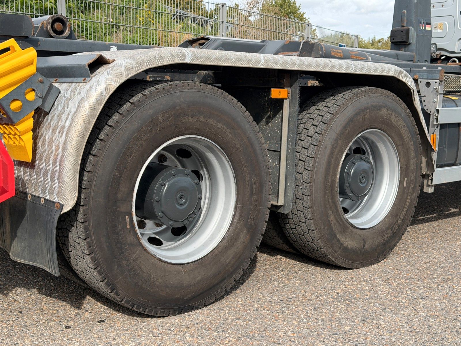MERCEDES-BENZ – Arocs 2643 ADR 6x4 VDL S-20-6300 hydr. Container - Bild 8