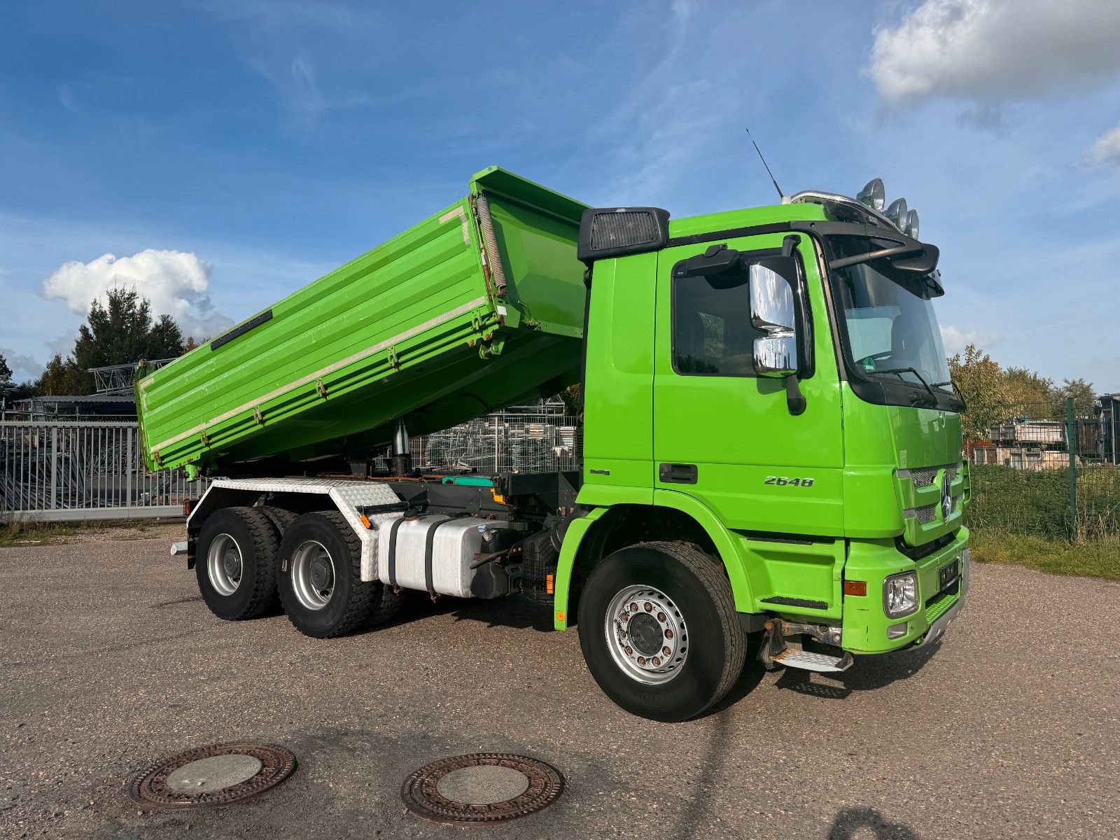 MERCEDES-BENZ – 2648 6X4 Schwarzmüller  3 Seitenkipper Retarder - Bild 1