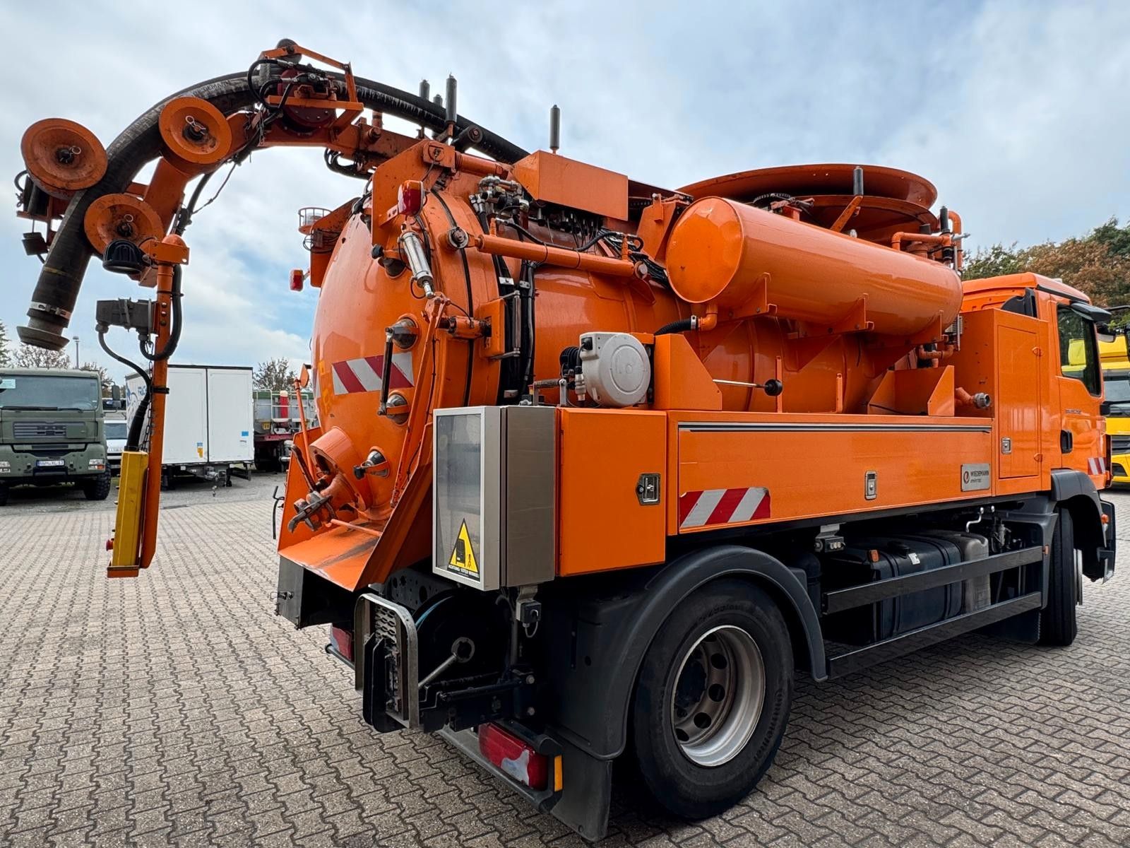 MAN – TGM 15.290/16.290 BL Saug- & Druckwagen kippb. - Bild 2